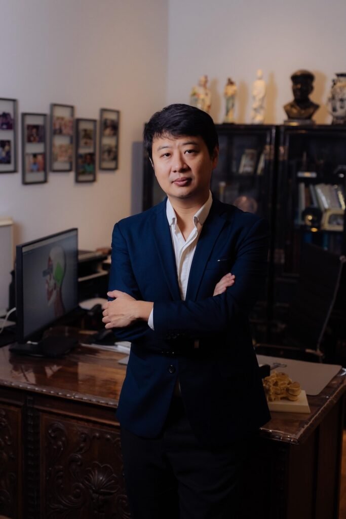 Dr. Marcus Yu Bin Pai - Médico Fisiatra e Especialista em Dor